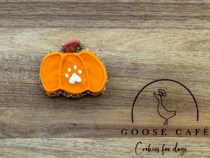 Pumpkin with Paw