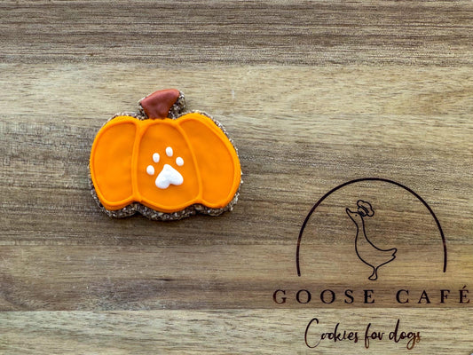 Pumpkin with Paw